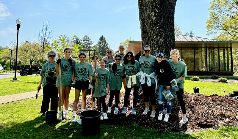 Idle Hour Elementary’s Student Government outdoors